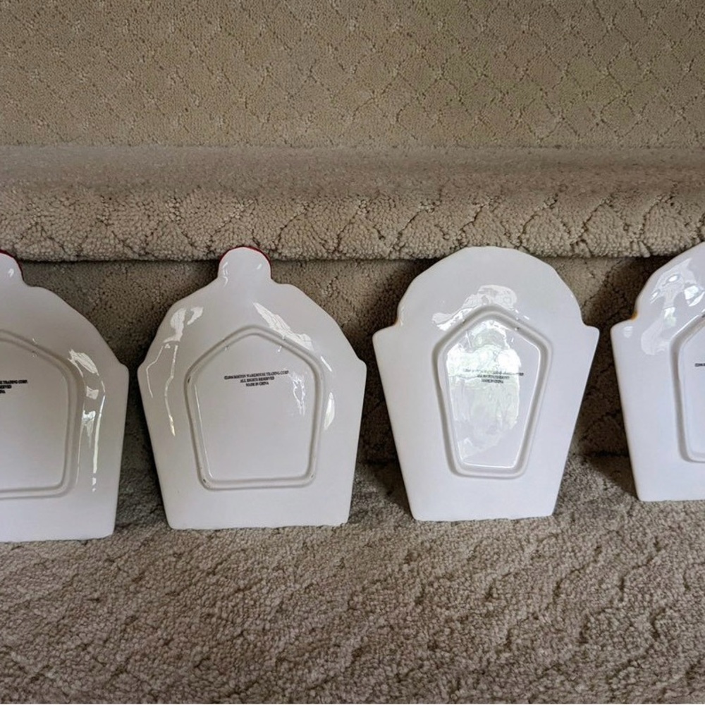 Boston Warehouse Cupcake Plate - Set of 8 - Picture 3 of 5